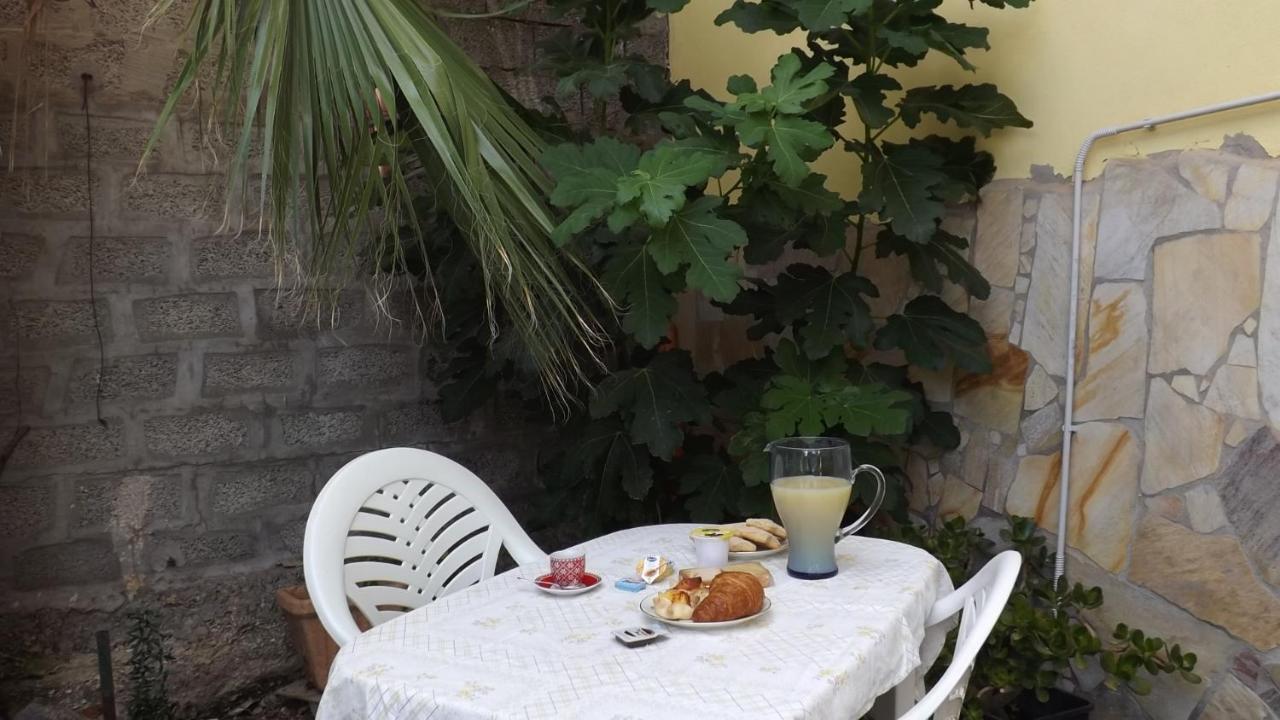 B & B Il Mirto 2 SantʼAntìoco Exterior foto